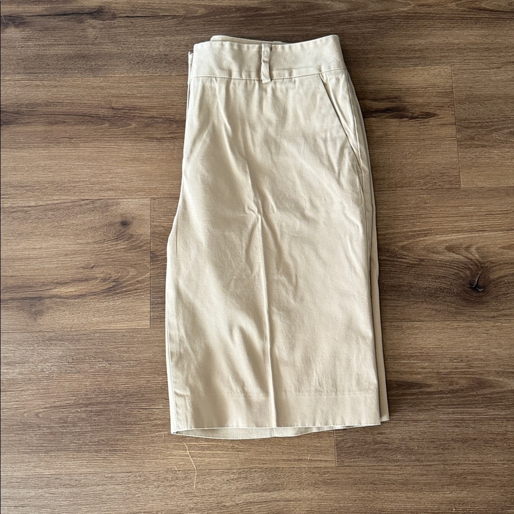 Women's Khaki Talbot Bermuda Shorts 10.5". Size 8